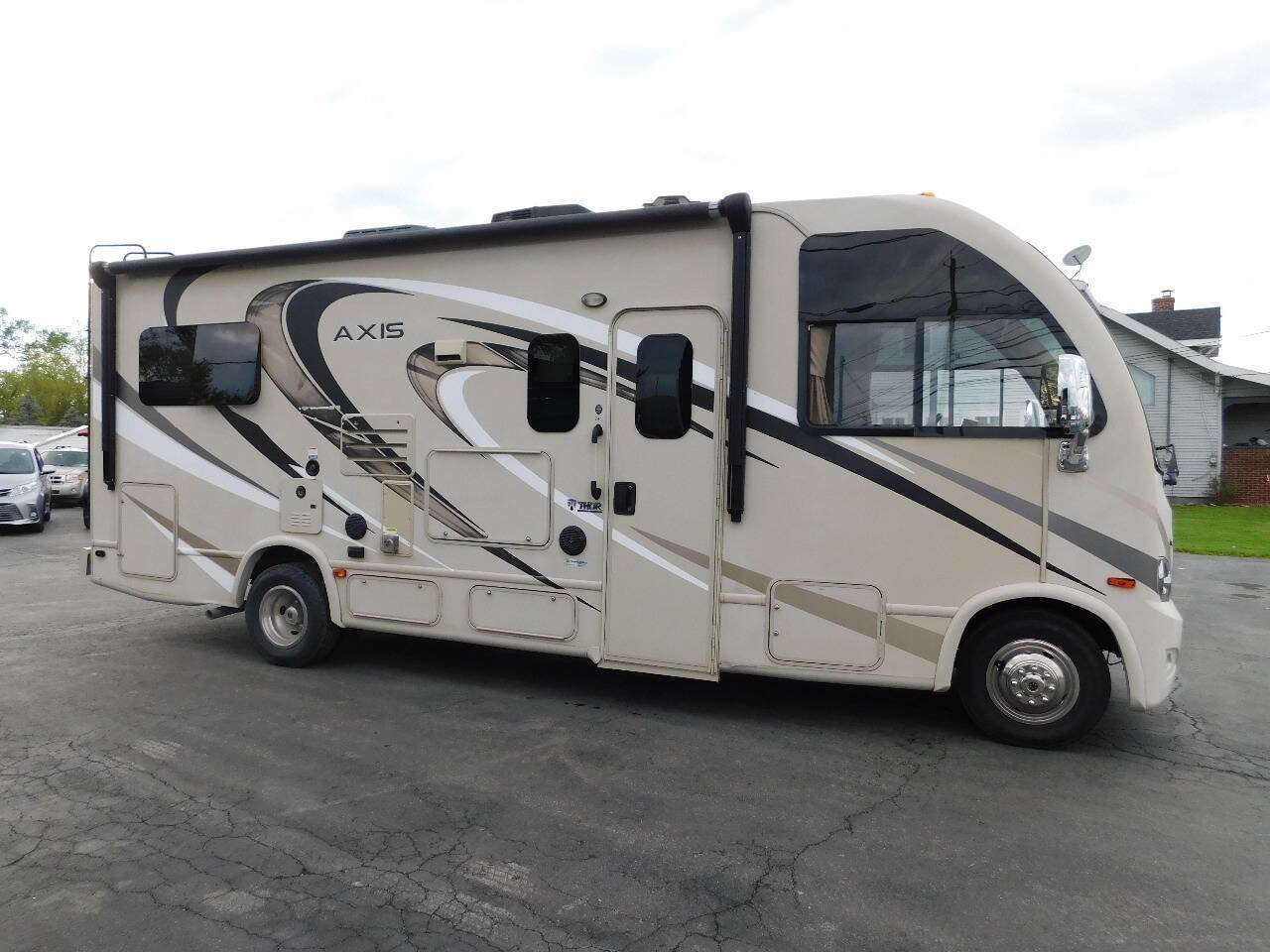 Used 2017 Ford E-450 and Econoline 450 Super Duty w/ A/C Prep Package RWD image 6