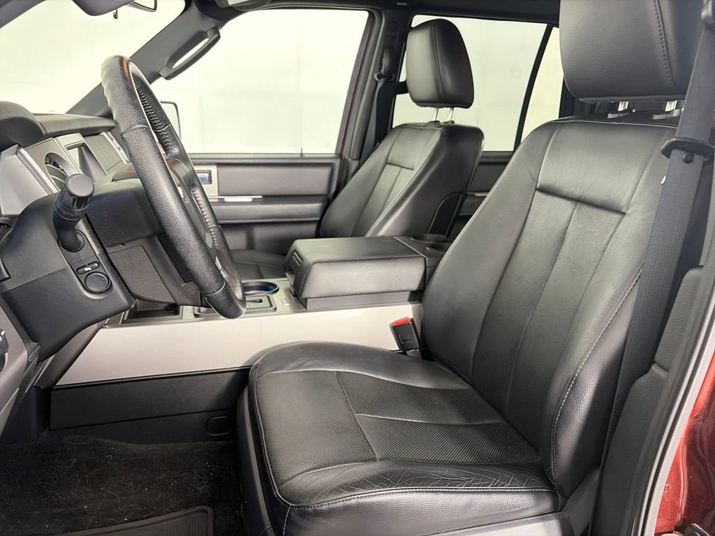 Used 2017 Ford Expedition XLT w/ Equipment Group 202A AWD/4WD image 11