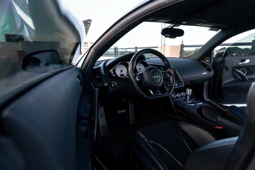 Used 2011 Audi R8 V10 image 30