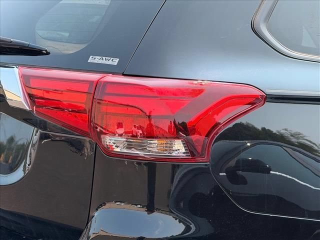 Used 2020 Mitsubishi Outlander ES AWD/4WD image 12