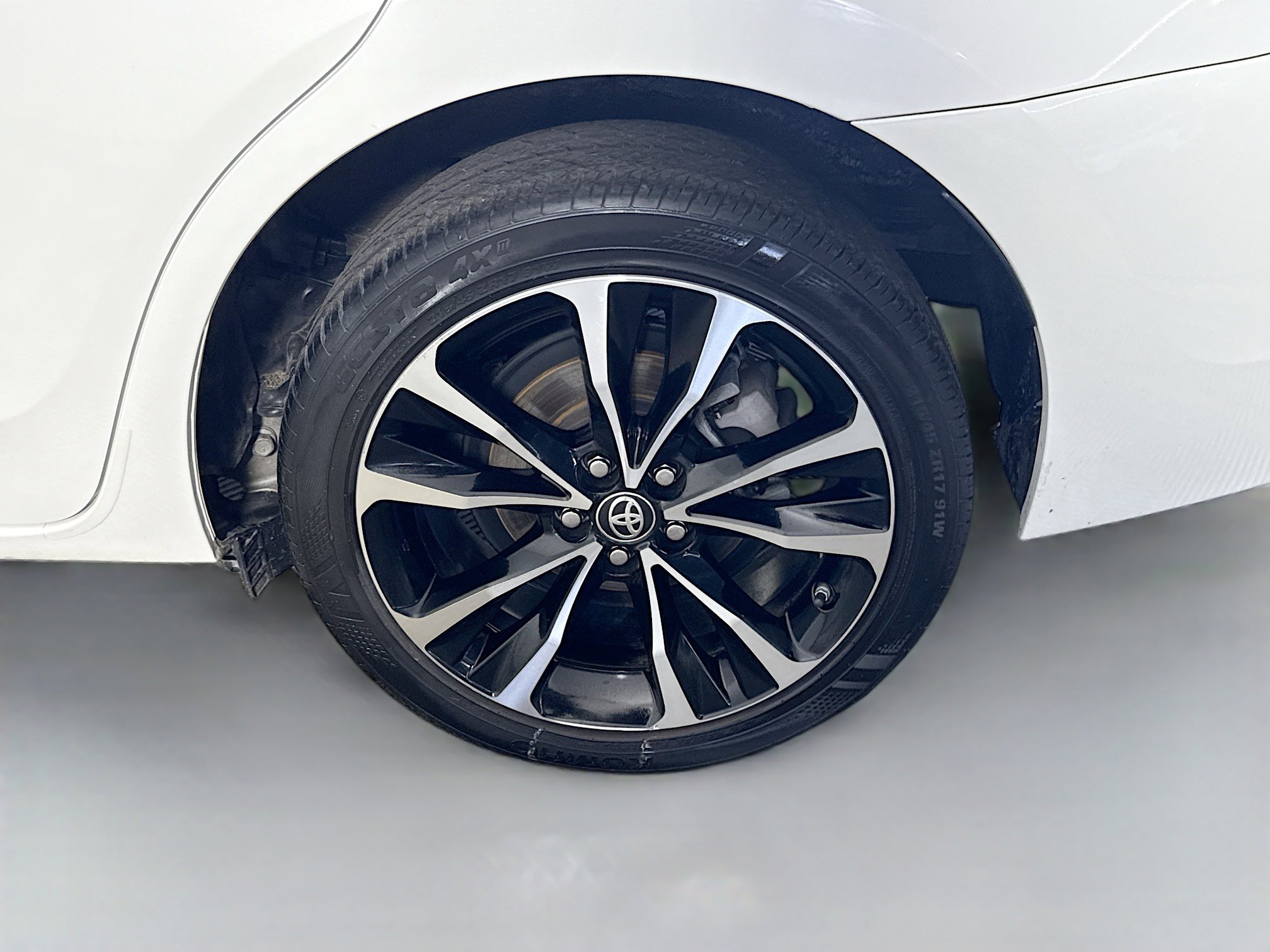 Used 2018 Toyota Corolla XSE w/ Carpet Mat Package (TMS) FWD image 37