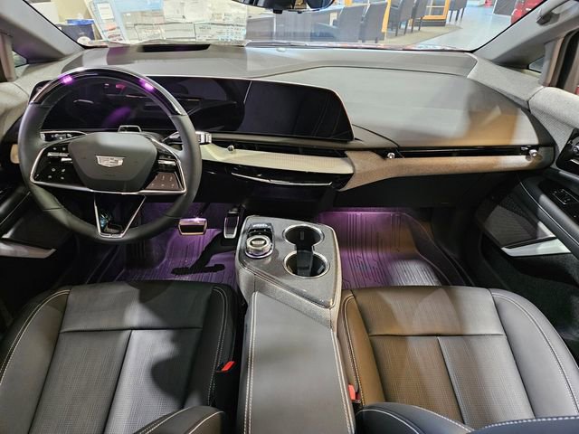 New 2025 Cadillac Optiq Sport 2 w/ LPO, Floor Liner Package AWD/4WD image 13