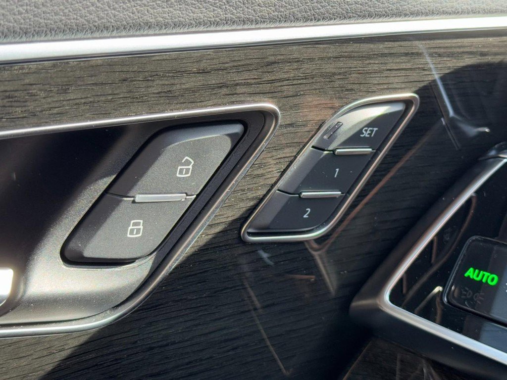 Used 2025 Audi Q7 3.0T Prestige w/ Prestige Package image 16