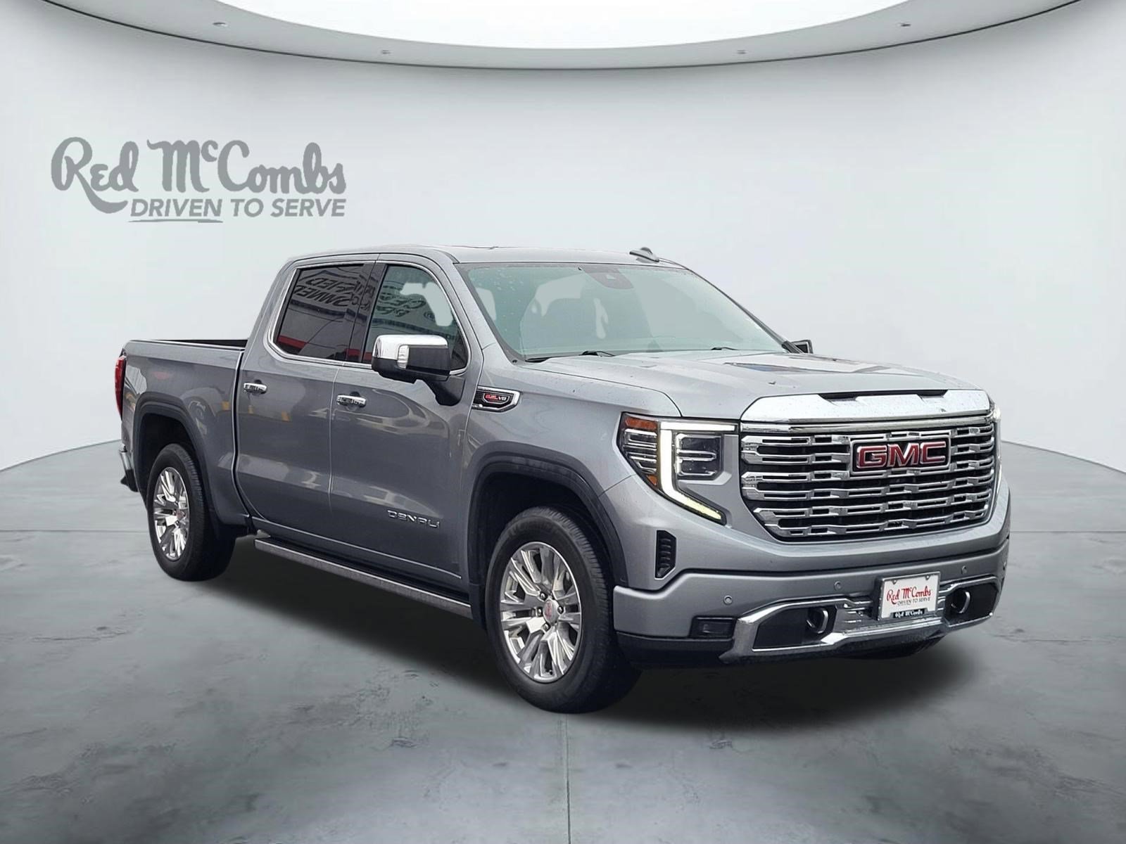 Used 2023 GMC Sierra 1500 Denali w/ Technology Package AWD/4WD image 1