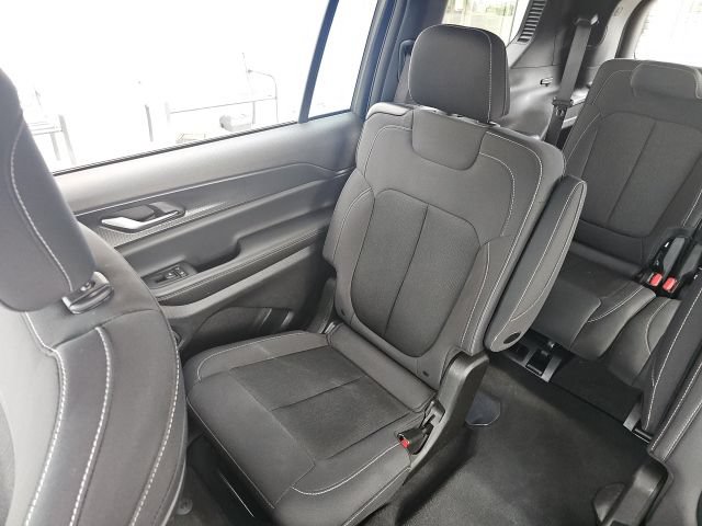 Used 2024 Jeep Grand Cherokee L Laredo w/ Trailer Tow Package AWD/4WD image 13