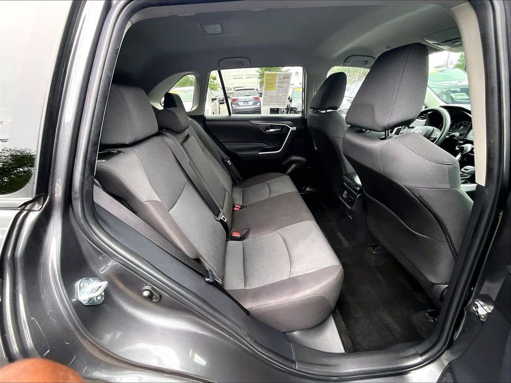 Used 2025 Toyota RAV4 XLE AWD/4WD image 16