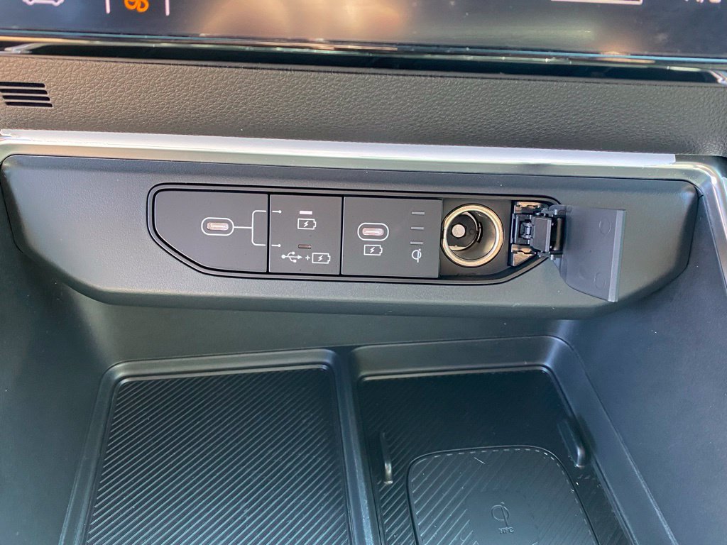 Used 2026 Kia Carnival SX w/ SX Dark Edition Package FWD image 19