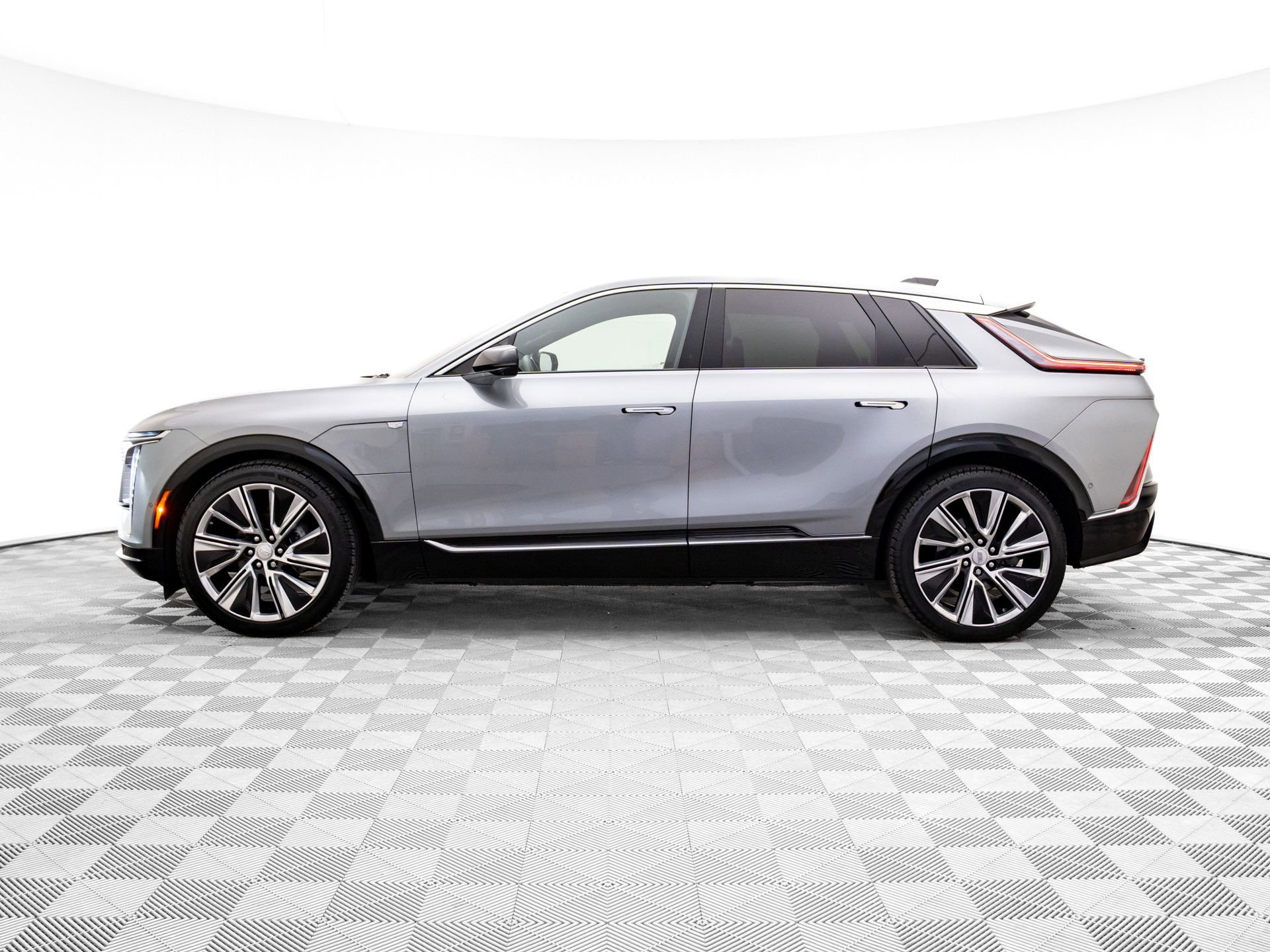 Certified 2024 Cadillac Lyriq Luxury w/ LPO, Floor Liner Package image 2