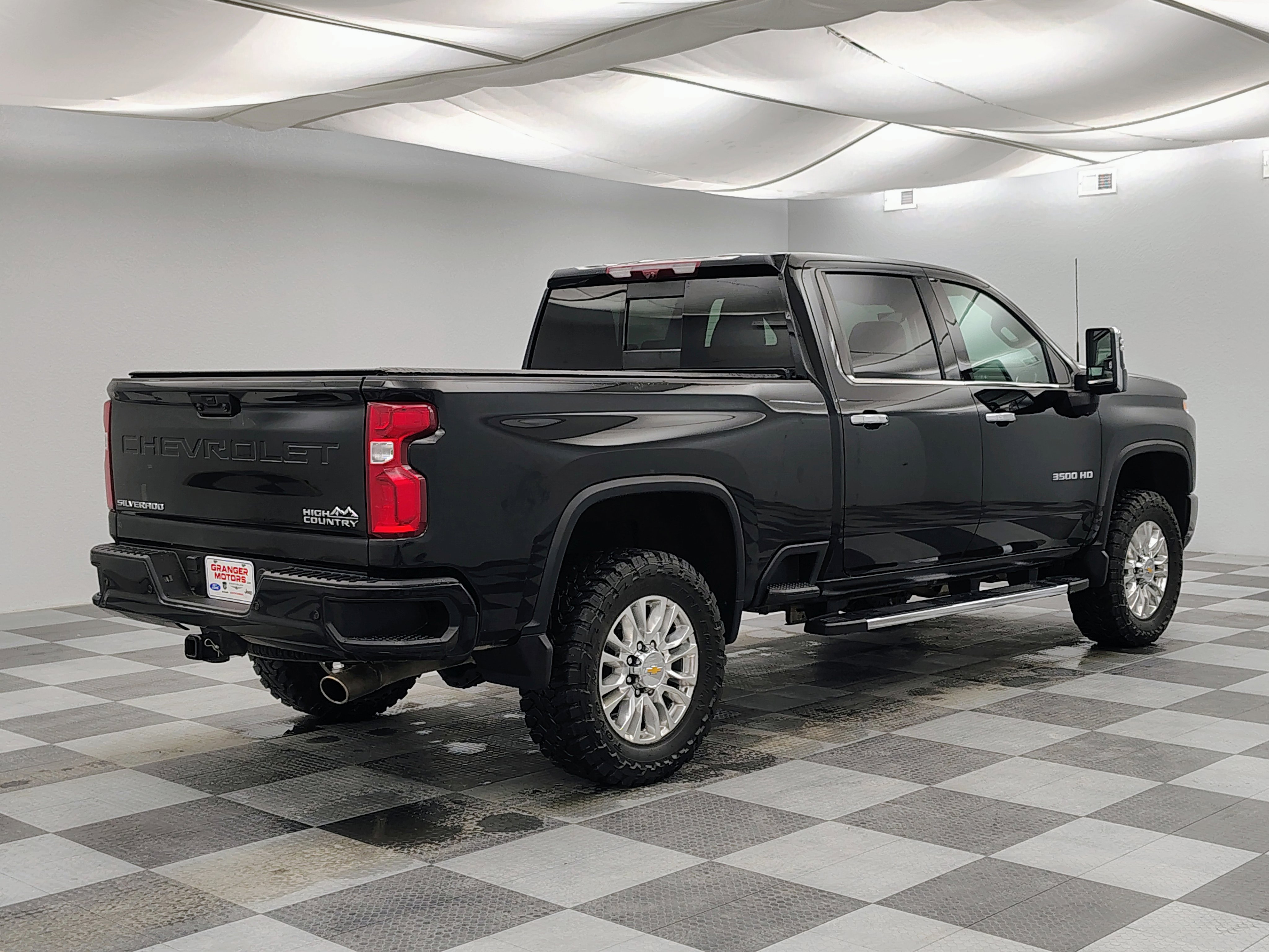 Used 2022 Chevrolet Silverado 3500 High Country w/ Technology Package image 8