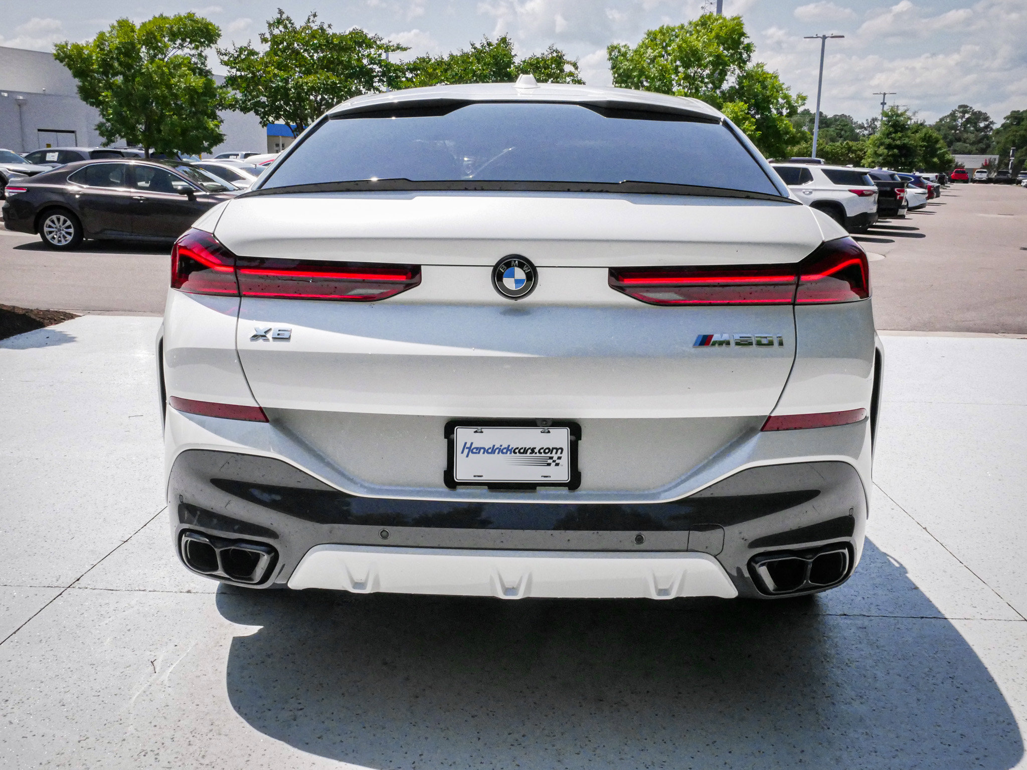 Used 2024 BMW X6 M60i AWD/4WD image 9