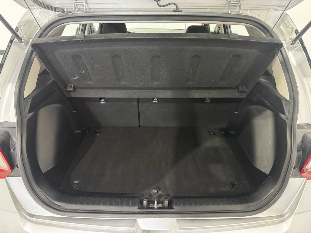 Used 2025 Hyundai Venue SEL FWD image 24