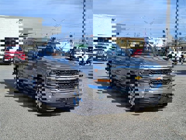 Used 2017 Chevrolet Silverado 1500 LT w/ Texas Edition image 25