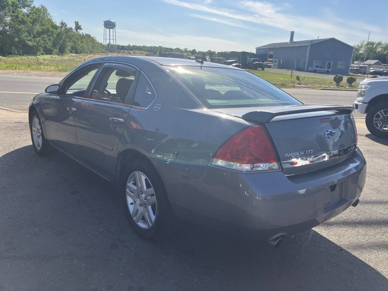 Used 2007 Chevrolet Impala LTZ FWD image 9