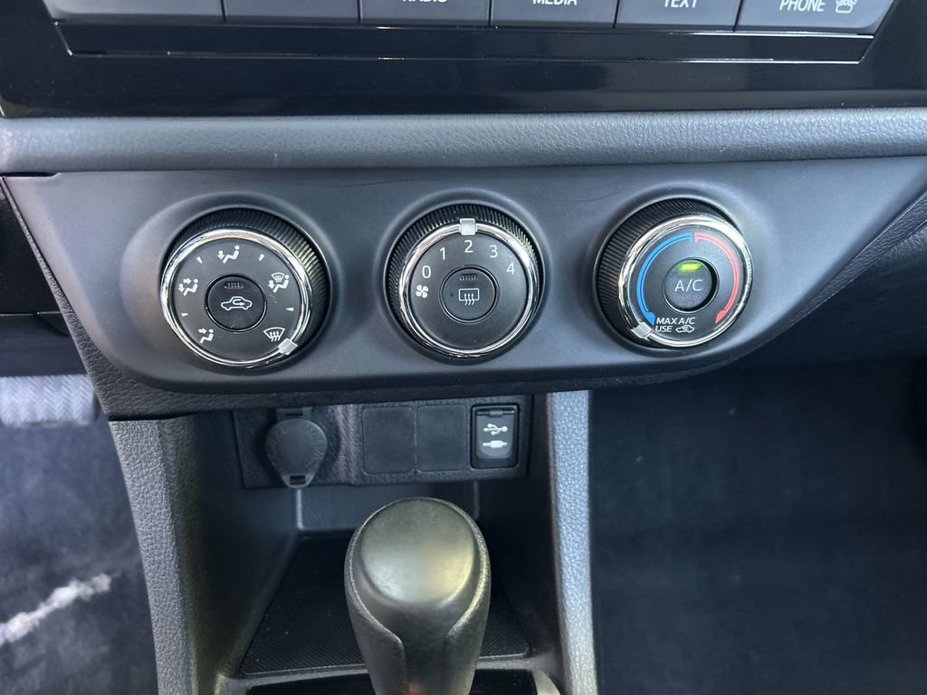 Used 2015 Toyota Corolla L FWD image 21