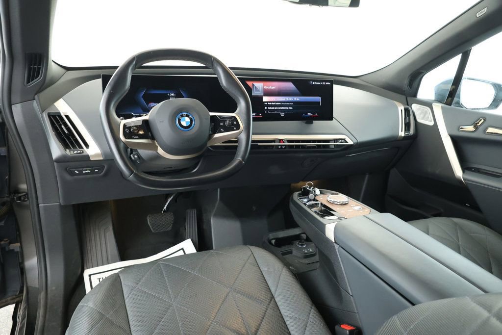 Used 2023 BMW iX M60 w/ Executive Package image 10