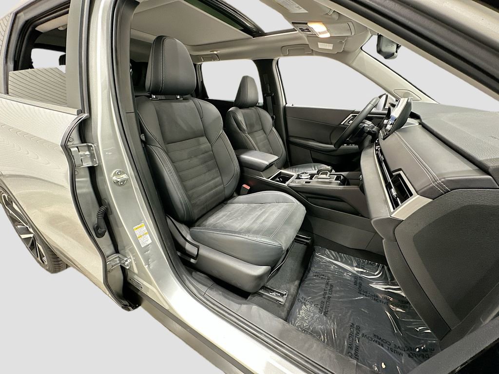 Used 2023 Mitsubishi Outlander SE image 30