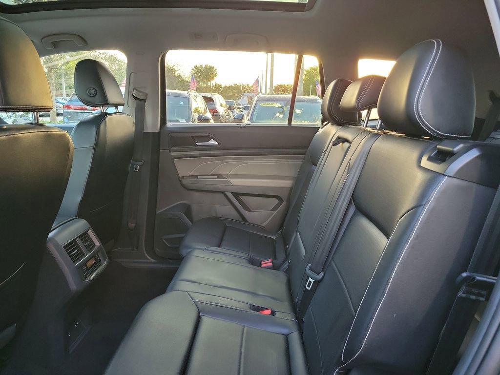 Used 2023 Volkswagen Atlas SE w/ Panoramic Sunroof Package image 8