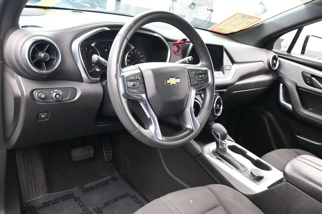 Used 2022 Chevrolet Blazer LT FWD image 13