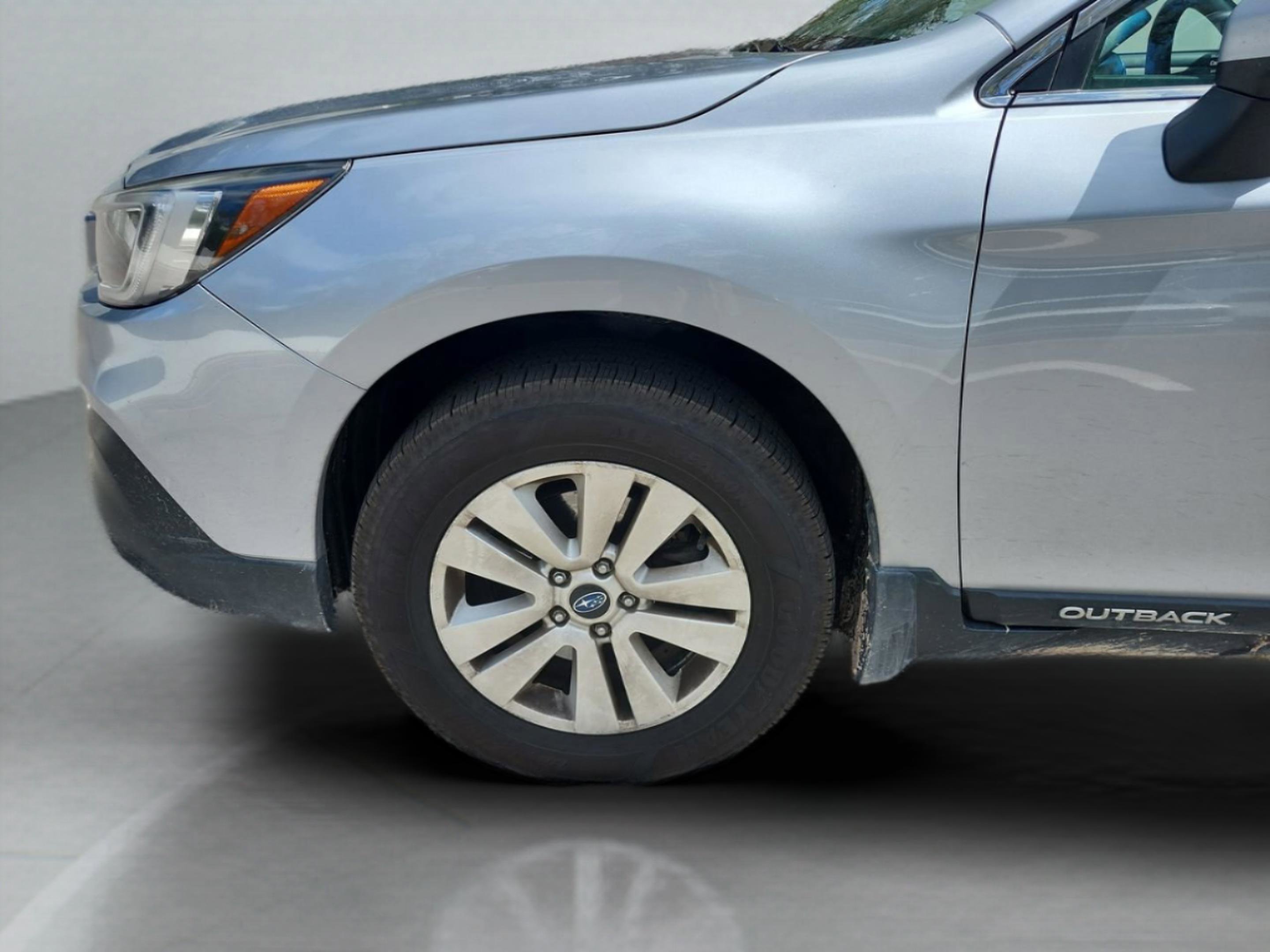 Used 2018 Subaru Outback 2.5i Premium image 11