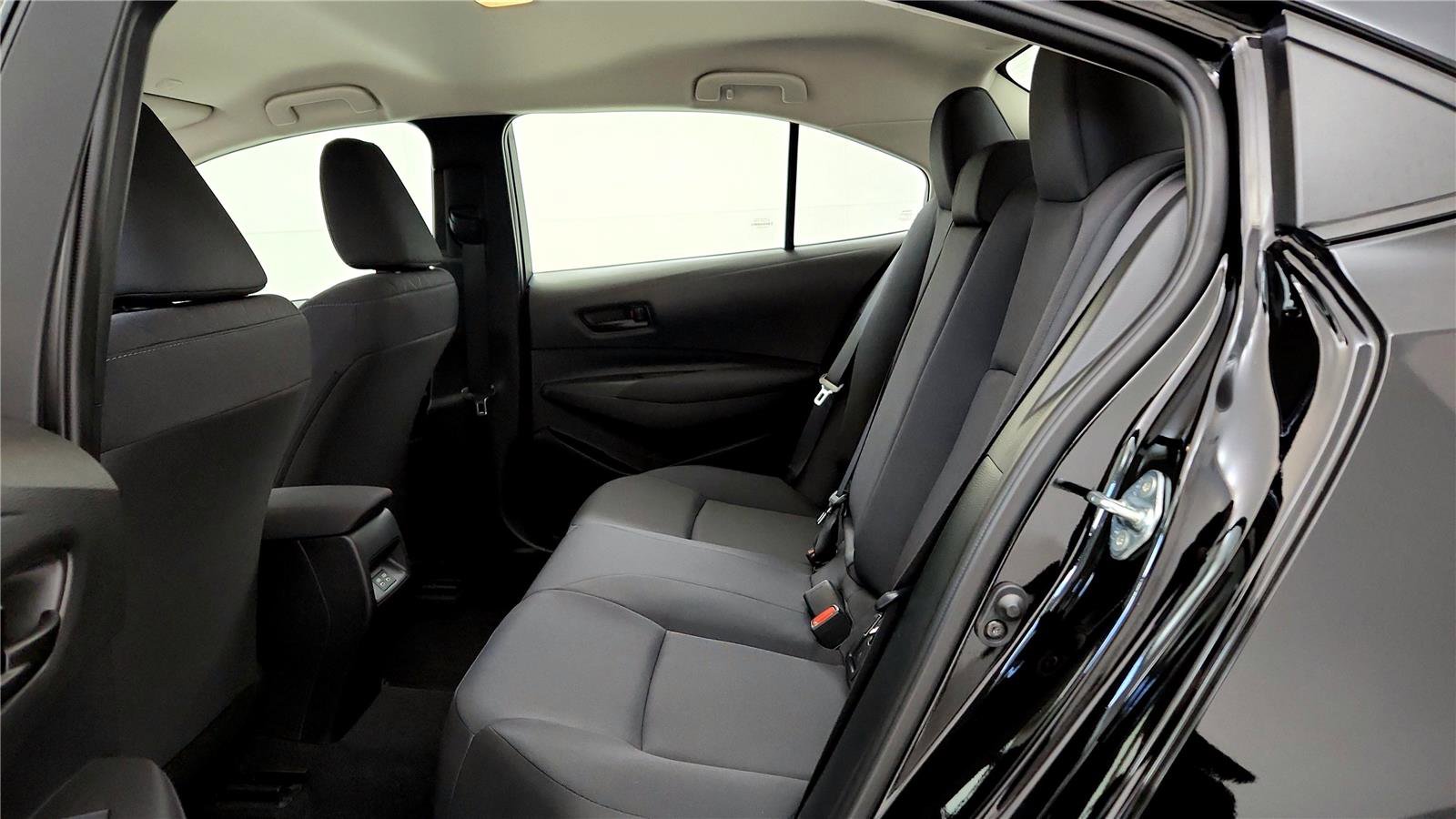 Used 2023 Toyota Corolla LE w/ Carpet Mat Package (TMS) image 21