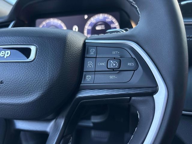 Used 2025 Jeep Grand Cherokee L Altitude image 23