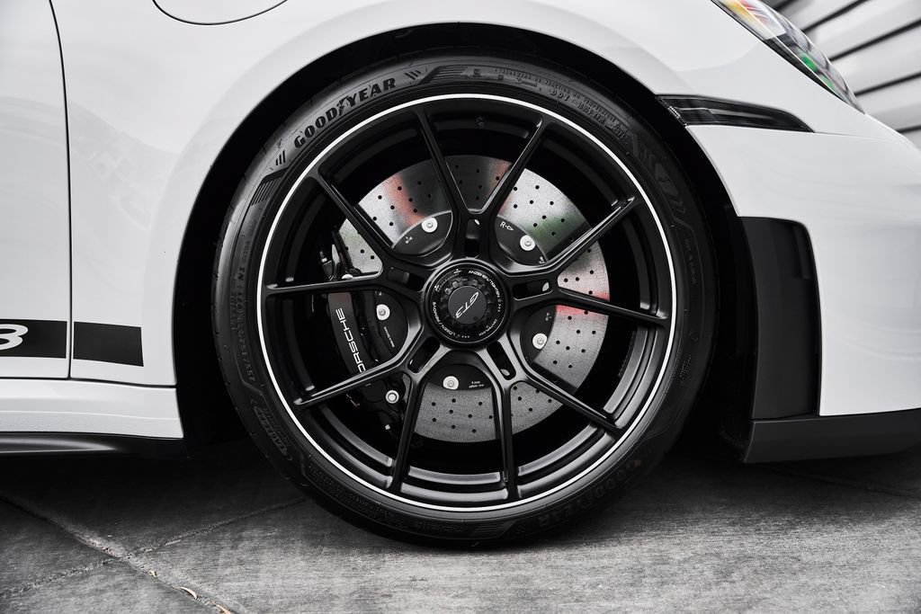 Used 2026 Porsche 911 GT3 w/ Weissach Package RWD image 28