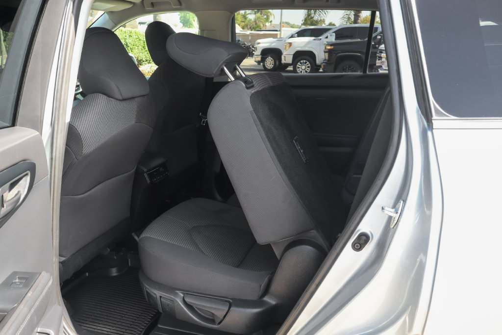 Used 2021 Toyota Highlander L FWD image 43