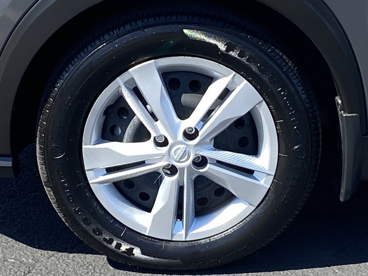 Certified 2025 Nissan Kicks Play S FWD image 8
