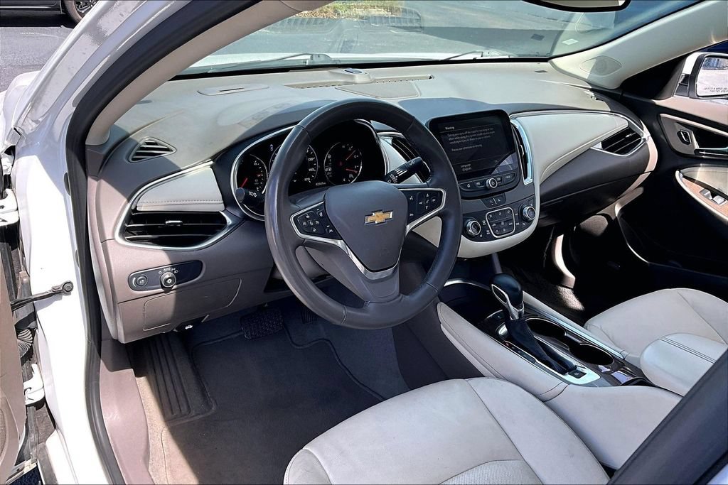 Used 2024 Chevrolet Malibu LT FWD image 16