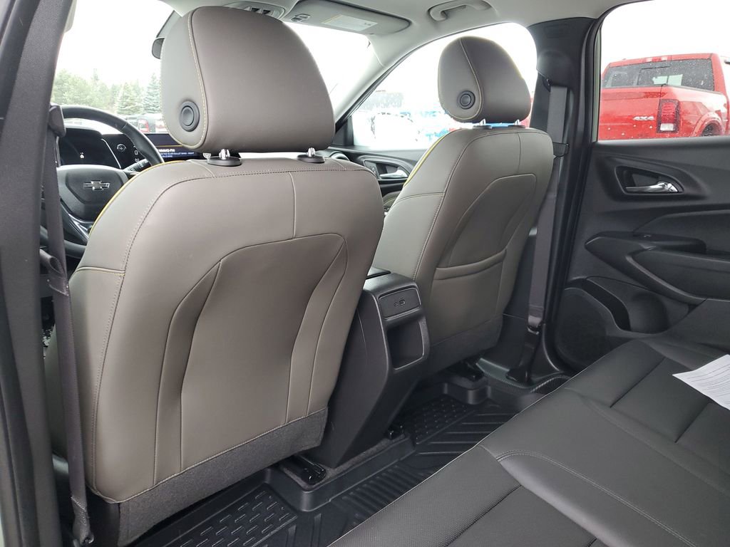 Used 2025 Chevrolet Trax ACTIV w/ Sunroof Package image 29