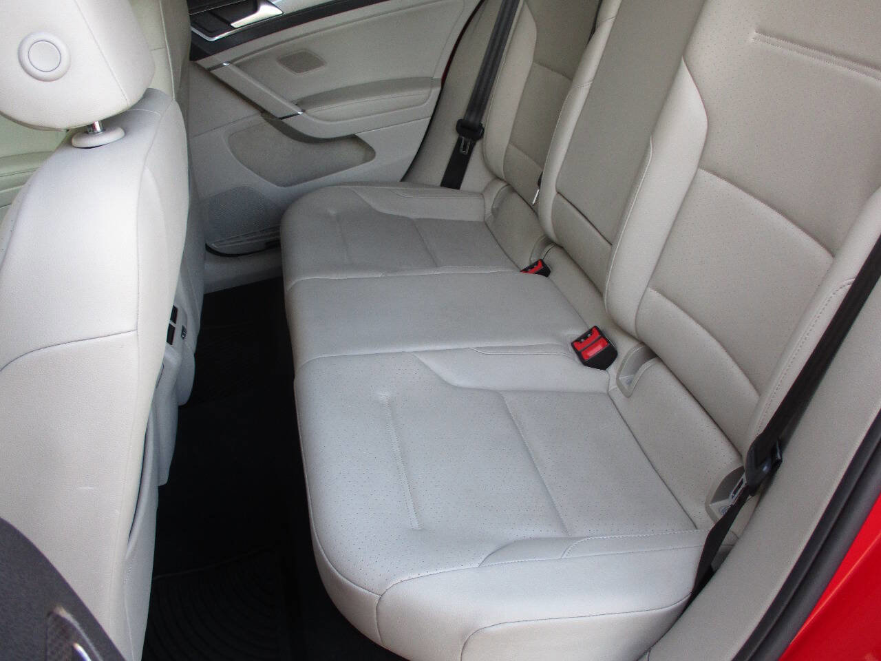 Used 2018 Volkswagen Golf Alltrack SE image 22