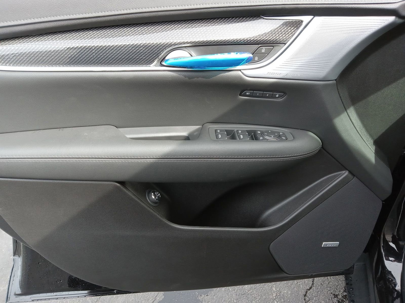 New 2026 Cadillac XT5 Sportv w/ LPO, Onyx Lite Package image 9