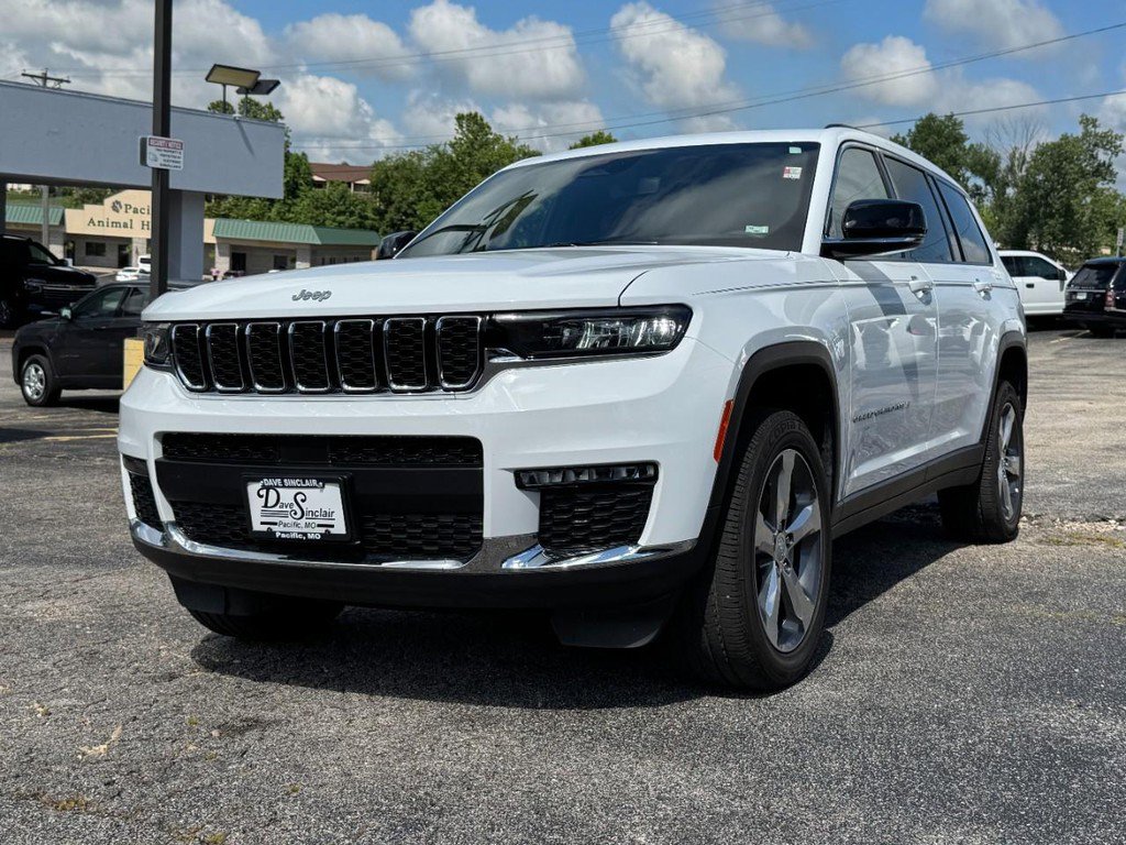 Used 2025 Jeep Grand Cherokee L Limited image 6