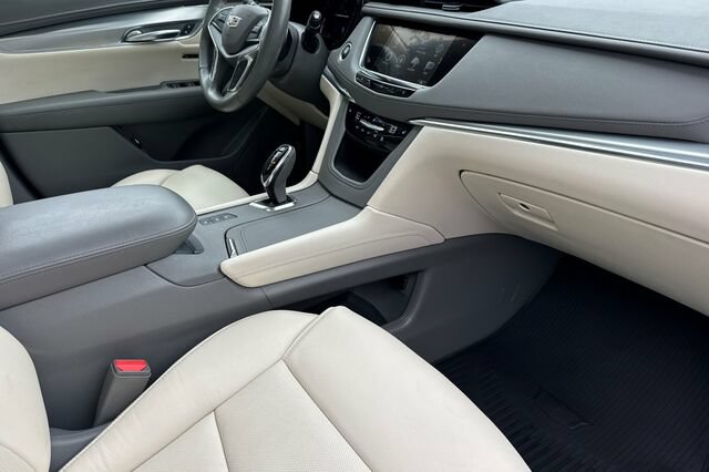 Used 2019 Cadillac XT5 Luxury AWD/4WD image 16