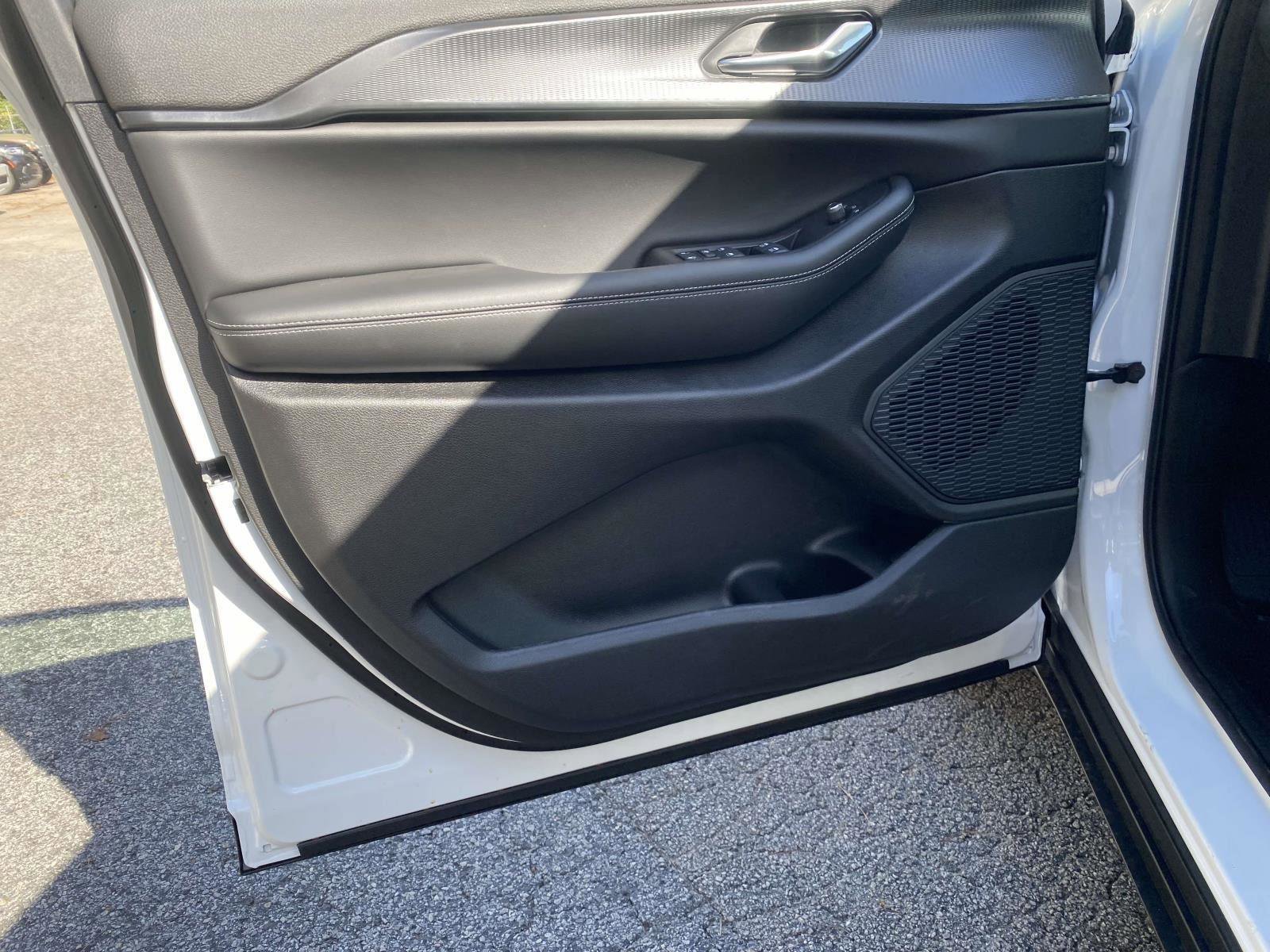 New 2025 Jeep Grand Cherokee L Laredo w/ Luxury Tech Group I image 10