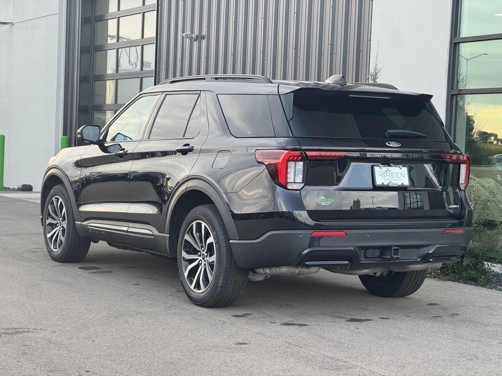 Used 2025 Ford Explorer ST-Line image 3