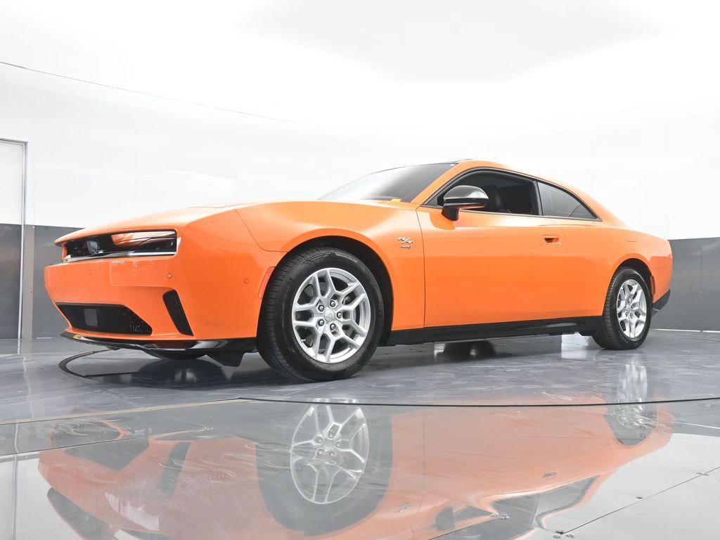 Used 2025 Dodge Charger R/T w/ Sun & Sound Package image 57