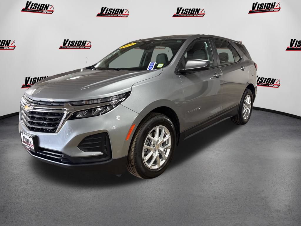 Used 2024 Chevrolet Equinox LS FWD image 2