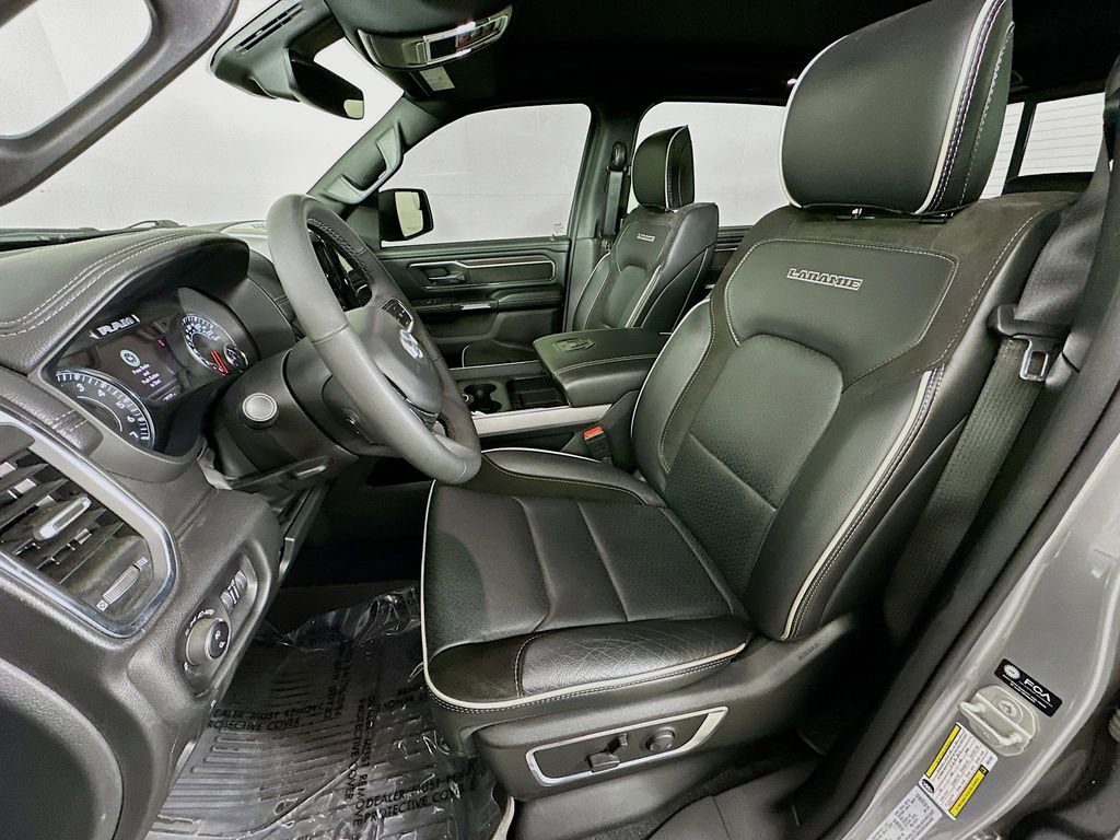 Used 2025 RAM 1500 Laramie w/ Sport Appearance Package image 33