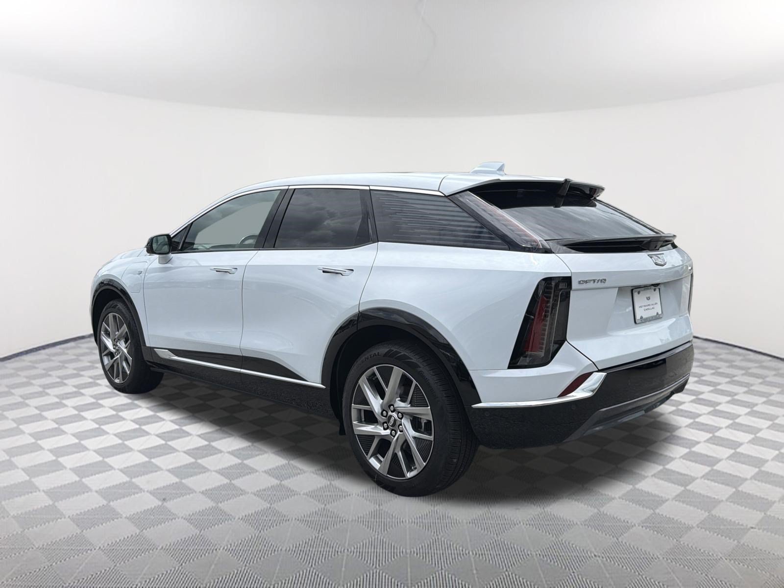 New 2026 Cadillac Optiq Luxury 1 RWD image 3