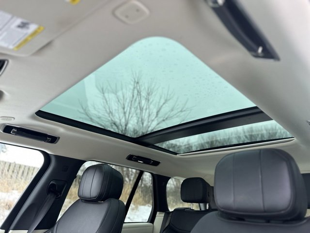 Used 2023 Land Rover Range Rover SE image 15