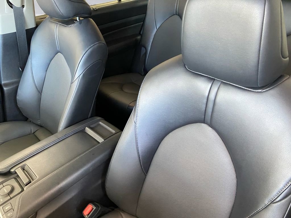 Used 2024 Toyota Grand Highlander XLE image 6