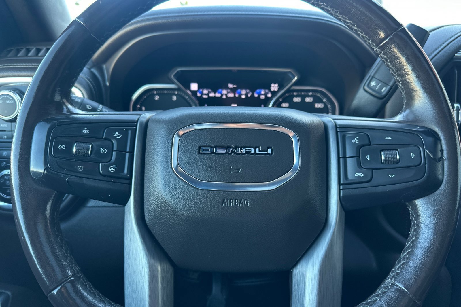 Used 2020 GMC Sierra 2500 Denali w/ Denali Ultimate Package image 22