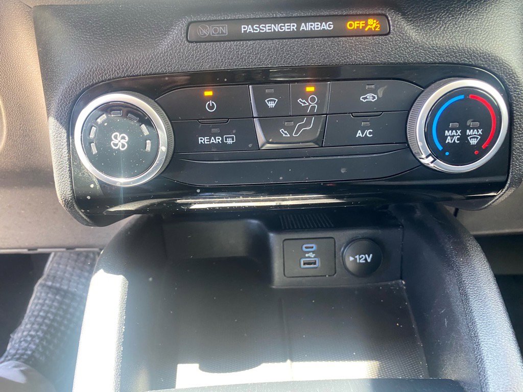 Used 2022 Ford Escape SE image 23