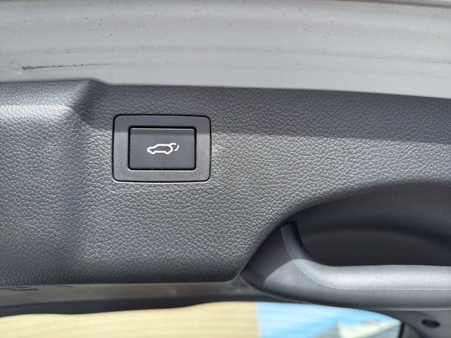 Used 2017 Hyundai Santa Fe SE w/ SE Premium Package 02 image 8