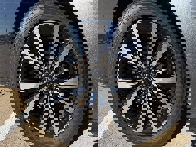 Used 2023 Honda Civic EX-L image 9