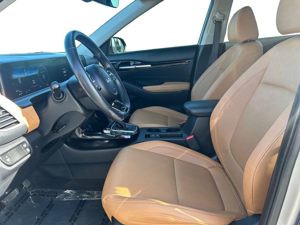 Used 2024 Kia Seltos SX w/ SX Sunroof Package image 9
