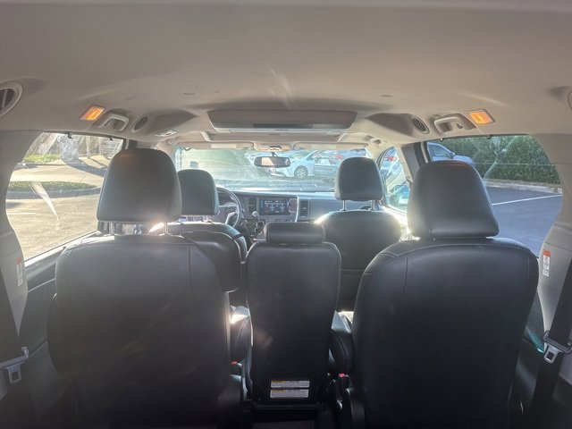Used 2015 Toyota Sienna SE image 10