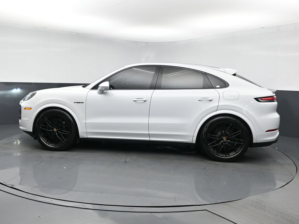 Used 2024 Porsche Cayenne Turbo w/ Premium Package Plus (PP1) AWD/4WD image 4