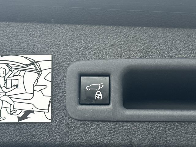Certified 2024 Toyota Sienna XLE w/ XLE Plus Package FWD image 28